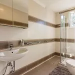 Casa vacanze Beautiful In With Wifi Pola