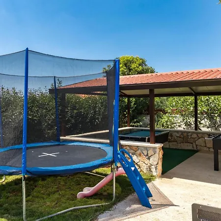 Holiday home Beautiful In With Wifi Pula