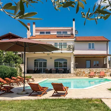 Holiday home Beautiful In With Wifi Pula