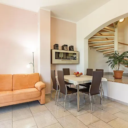 Beautiful In With Wifi Pula