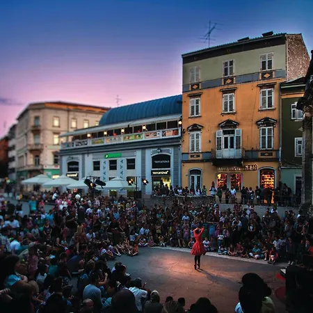 Beautiful In With Wifi