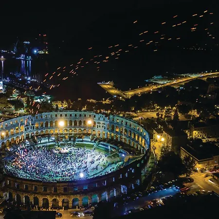 Ferienhaus Beautiful In With Wifi