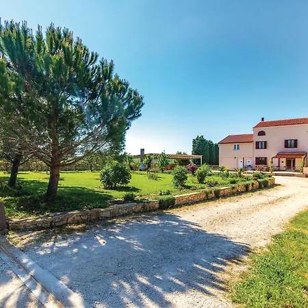 Ferienhaus Beautiful In With Wifi Pula